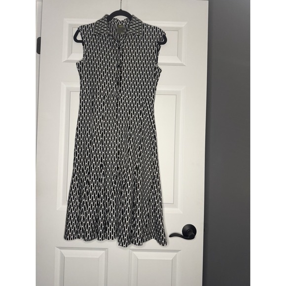 Taylor Dresses & Skirts - Taylor Cap Sleeve Button Up Collar Dress Size 6 Black White Geometric Pattern